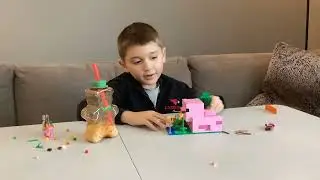Building a Minecraft pig Lego set