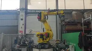 Fanuc  Robot R-200iB 165F R30iA