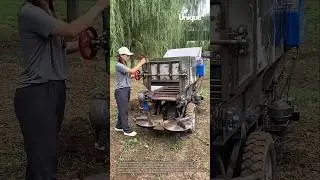 Introducing the mini compost spreader: revolutionizing small-scale farming