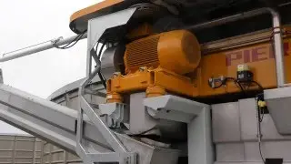 Nieuwe mobiele mestscheider van de gebroeders Verkooyen in Langeweg