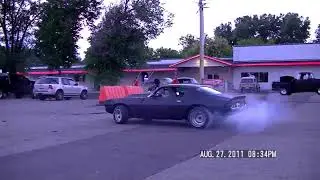 72 Camaro burning a COOKIE!!!  Outlaw Saloon Cheyenne Wyoming #burnout #camaro