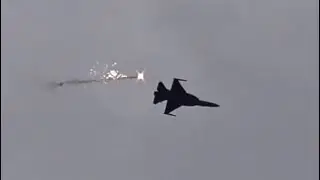 JF-17 Block II performing Barrel roll 🔥