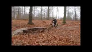 Lars og Ebbe hopper