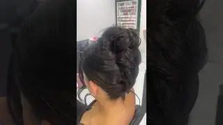 Lindo, deslumbrante e diferenciado 🤩 Coque com tran&ccedil;a falsa 💕.       #hairstyle #2024 #penteados