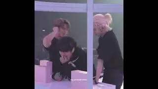Seungjin always comfort each other :( #straykids #skz #hyunjin #seungmin #seungjin #hyunmin