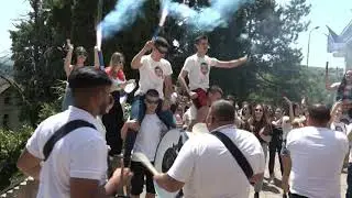 PRILOG VRT - TRADICIONALNOM ŠETNJOM KROZ BANJU, MATURANTI GIMNAZIJE PROSLAVILI KRAJ ŠKOLSKE GODINE