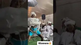 Y&rsquo;a meune fall Wa li n&eacute;kh na dai en. #dance #wedding