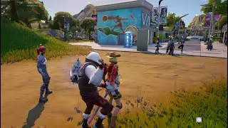 Snowmando Skin Acting SUS Around Every Girl Skin In Party Royale 😂