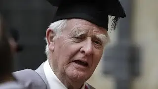 John Le Carr&eacute;: Espionage writer dies at 89