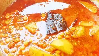 #deliciouscurry #alookisabzi  #lockdownspecialdish #Momsrecipe  Aloo chana ki sabzi | jhatpat Khana