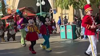 Disneyland Parade 🎄 | Holiday Magic at Noon