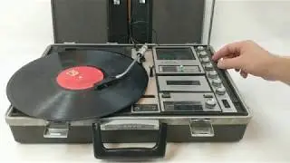 SANYO G-2311NK Solid State Stereo Music Center Suitcase Portable