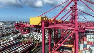 Port of Melbourne   Exporting to the World full length