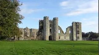 Cowdray Castle - Midhurst - Kastali &iacute; Englandi - Fer&eth;alag