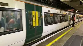 387118 + 387128 Depart East Croyden