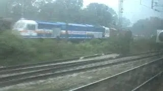 Full fledged arrival at Varanasi Junction:: LKO WDM-3D LHB Poorva Superfast on- board