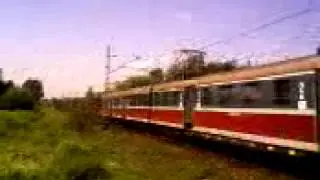 EN57-807 InterRegio Krak&oacute;w Gł&oacute;wny - Ł&oacute;dż Fabryczna kibel na Przejażdzie w Częstochowie