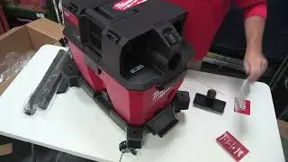 Milwaukee M18 9 gallon Dual Battery unboxing. What do you get ?
