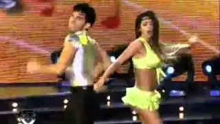 Showmatch 2011 - La cumbia de Cinthia Fernández