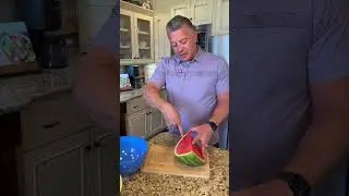 How to cut a watermelon in under 60 seconds #lifehacks #kitchen #dad