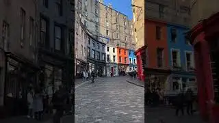 Roaming around Victoria Street 😍andmoments #leenbrgh #igeinburgh #igscotland#scotspirit #edinburgh