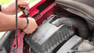How to change an air Filter on a Vauxhall Opel Zafira b