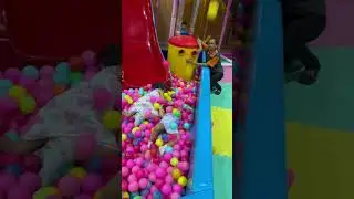 Kids play zone fun with Naomi and Ziva. #playzone #funnykidsshorts #parenting101 #kidsfun #fun