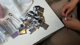 트와이스 (TWICE) Shibuya 109 Pop-Up Store Goods Unboxing (30 Pins)