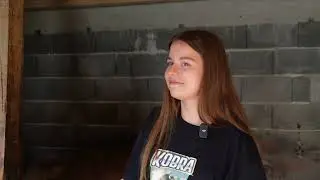 OVO VOLIM kažu SMRDI im krava NIJE ME STID! DJEVOJKA koja pomaže roditeljima