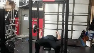 UFC veteran Brad Kohler warms up with 225lbs for 60 reps