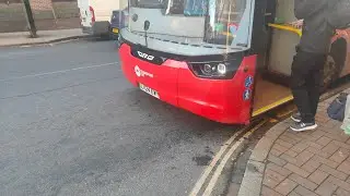 TUK 2024 Wrightbus Electroliner 3085 (LV24 EWY) On The 337 To Clapham Junction, Battersea Rise