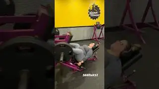 Light quad work let&rsquo;s get it😮&zwj;💨👏🏻🔥💪🏻 #legextension #gymmotivation