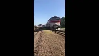 ZSSK R814 Slatina (757 018-2) - Prech&aacute;dza stanicou Lovinobaňa s pripojen&yacute;m osobn&yacute;m vlakom (754)