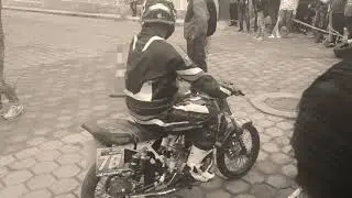 La avispa ax 100 Suzuki #78 Mart&iacute;nez