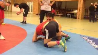 Freistil Technik um den Gegner im Bodenkampf auf die Schultern zu drehen. Freestyle Wrestling.