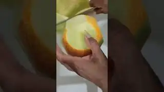 Peeling and slicing galia melon juicy and sweet #subscribe #shortsfeed #trending #satisfying #asmr