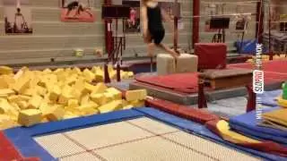 Xavi op de trampoline op turnen