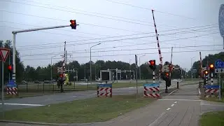 Spoorwegovergang Blerick (Venlo) // Dutch railroad crossing