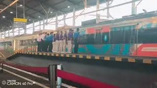 KA TAMBAHAN LPN PSE BERANGKAT DARI STASIUN LEMPUYANGAN JALUR 2