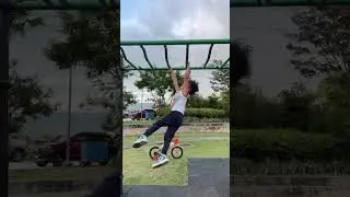 Monkey bars! #gameskids #playground