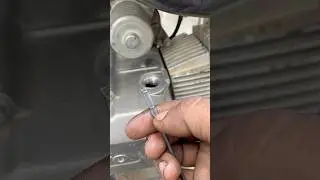 hf deluxe ka engine oil kaise check kare || bike ka engin...gs auto service #shortvideo #mechancial