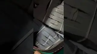 Moneyman shows off $100,000 cash stuffed in duffel bag