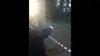 Mimmi skjuter Colt Army Model 1860.MOV