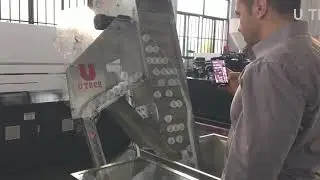 Automatic cap slitting machine