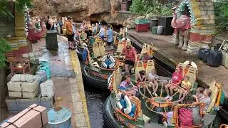 Kali River rapids ride malfunction at Animal Kingdom. Riders stuck!
