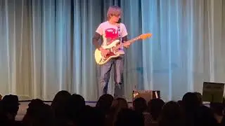 Amazing self taught 14 yr old Guitarist! Only played for 3 months at this talent show. ☎️ 8015001889