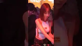 DJ TRICKY(트리키)의 무대를 신사 잭리빈 클럽에서 즐겨보세요.