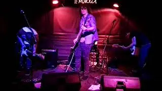 Lewe Łokcie - Echo