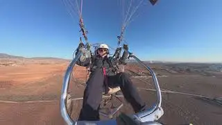 Vuelo corto en paramotor sobre Pinoso | Cámara frontal, pilotaje real.