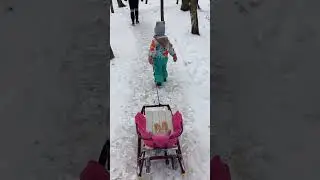 ❄️Полишка катает 🧸 #baby #games #childrens #toys #kids #children #kidsgames #winter #winterkids